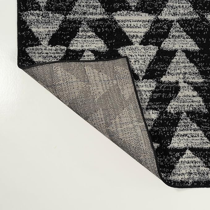 JONATHAN Y Aisha Moroccan Triangle Geometric Black/Cream Indoor Area Rug, 3x5, Contemporary, Modern, Easy-Cleaning for Living Room, Bedroom, Kitchen, Pet Friendly, Non-Shedding (MOH206C-3)