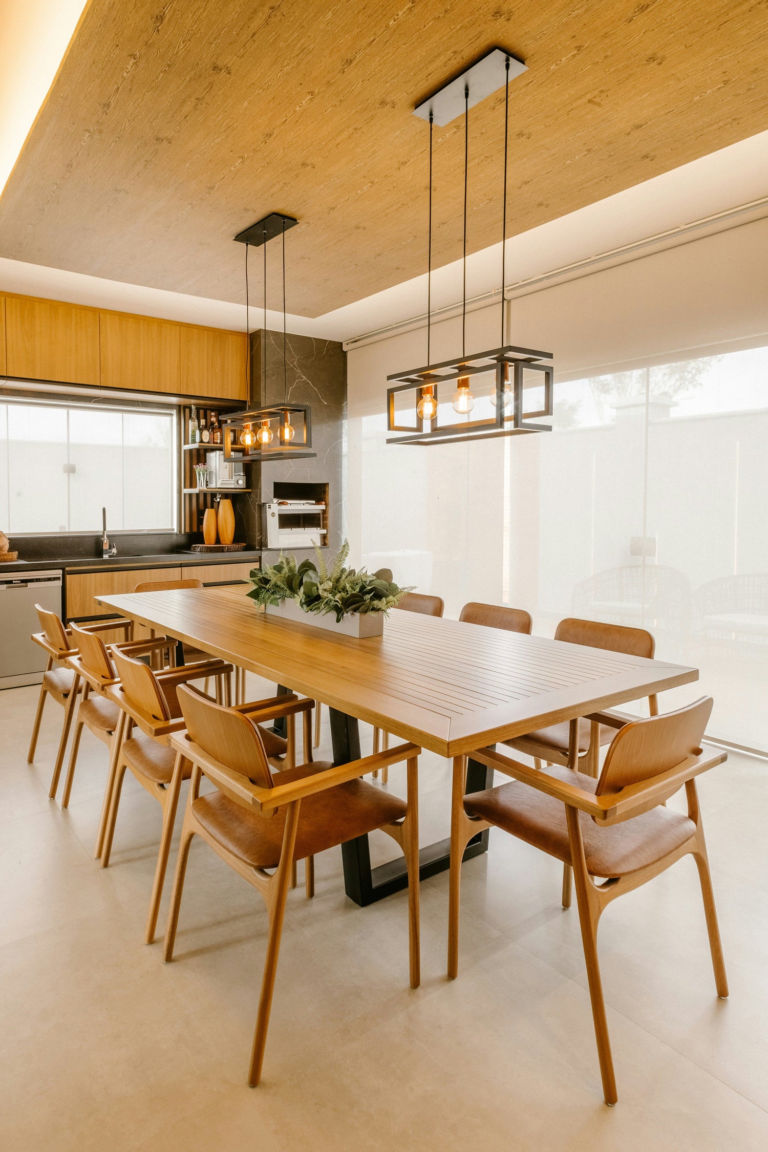 Elegant dining room furniture for memorable meals together
