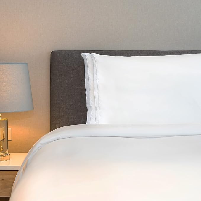 JICUSE Bed Pillows for Sleeping 1 Pack,Queen Size,Luxury Hotel Collection Pillow,Soft Fluffy and Great Support Down Alternative Filling,Gusseted Pillow for Side and Back Sleepers(20x30)