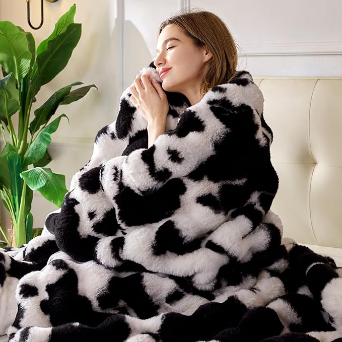Faux Fur Throw Blanket, 1000GSM Fluffy Soft Bubble Blanket for Couch Bed, Cozy Plush Warm and Thick Blanket, Fuzzy Rabbit Throw for Living Room Bedroom 50''*60'' Cow Black