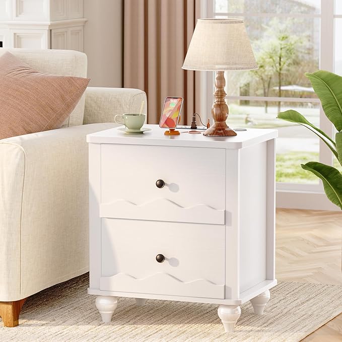 Cyclysio White Nightstand with Charging Station Set of 2, Scalloped Bedside Table with 2 Smooth Drawers, Modern End Table with Solid Wood Legs for Bedroom and Small Spaces