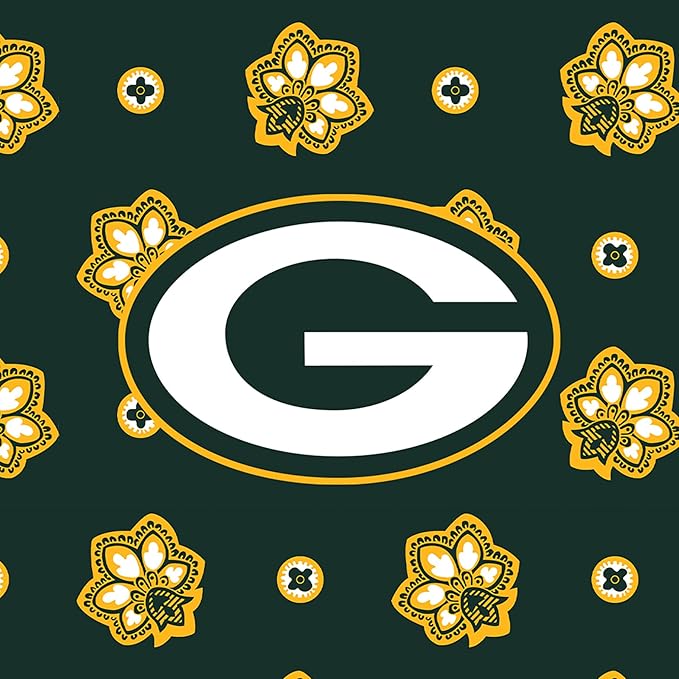 Vera Bradley Women's Fleece NFL Oversized Throw Blanket (Multiple Teams Available), Greenbaypackersondarkgreen/Yellowbandana, One Size