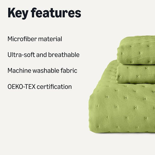Amazon Basics Brushed Microfiber Quilt Set, Extra Soft with Natural Texture, 3-Piece, Queen/Full, Green