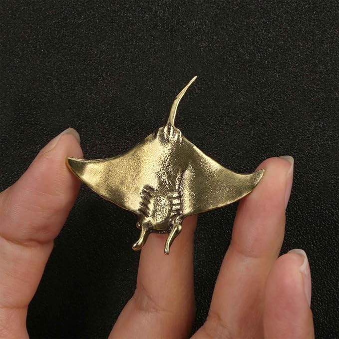 Brass Animal Figurines 3Pcs Gold Animal Figurines Manta Rays Statues Sculpture Solid Metal Ornament Mini Brass Decorative Objects for Home Office Garden Desktop Decor