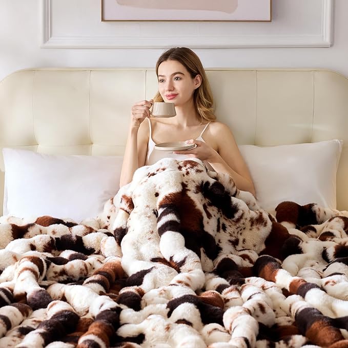 Faux Fur Throw Blanket, 1000GSM Fluffy Soft Bubble Blanket for Couch Bed, Cozy Plush Warm and Thick Blanket, Fuzzy Rabbit Throw for Living Room Bedroom 60''*80'' Cow Brown