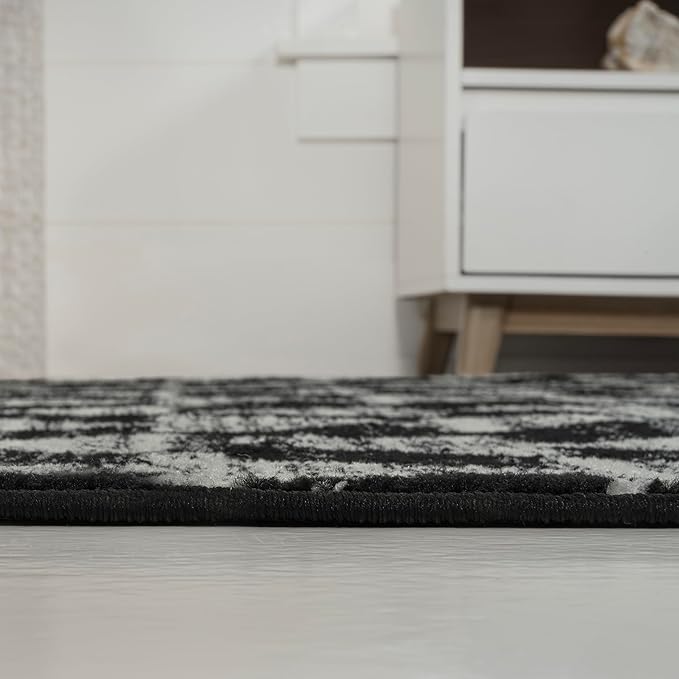 JONATHAN Y Aisha Moroccan Triangle Geometric Black/Cream Indoor Area Rug, 4x6, Contemporary, Modern, Easy-Cleaning for Living Room, Bedroom, Kitchen, Pet Friendly, Non-Shedding (MOH206C-4)