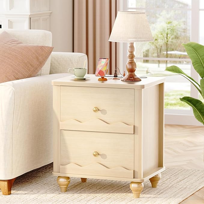 Cyclysio Natural Wood Nightstand with Charging Station, Scalloped Bedside Table with 2 Smooth Drawers, Modern End Table with Solid Wooden Legs for Bedroom and Small Spaces