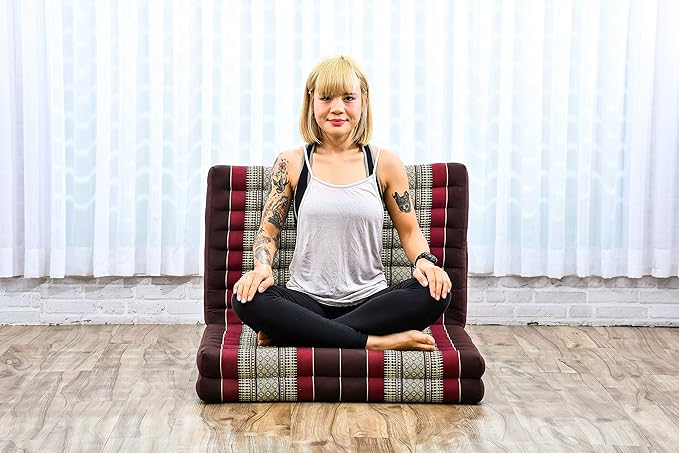 Leewadee Trifold Mattress Standard – Comfortable Thai Massage Pad, Foldable Floor Mattress Filled with Eco-Friendly Kapok, Perfect to Use as a Sleeping Mat 79 x 28 inches, Brown red