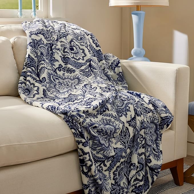 Vera Bradley Women's Oversized Fleece Plush Throw Blanket, Java Navy & White, King