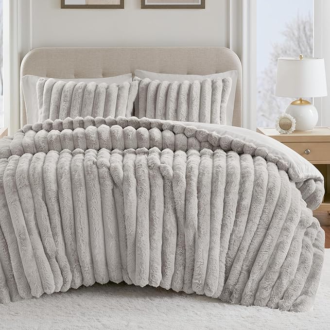 Madison Park Jasmine King Comforter Set, Luxurious Reversible Faux Fur Plush Ribbed Velvet Bedding, Fuzzy Thick Warm Winter Comforter, Super Soft Fluffy 3-Piece Set Light Grey