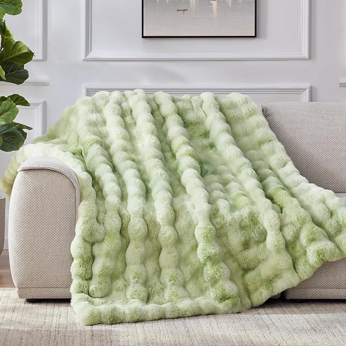 Faux Fur Throw Blanket, 1000GSM Fluffy Soft Bubble Blanket for Couch Bed, Cozy Plush Warm and Thick Blanket, Fuzzy Rabbit Throw for Living Room Bedroom 90''*104'' Green