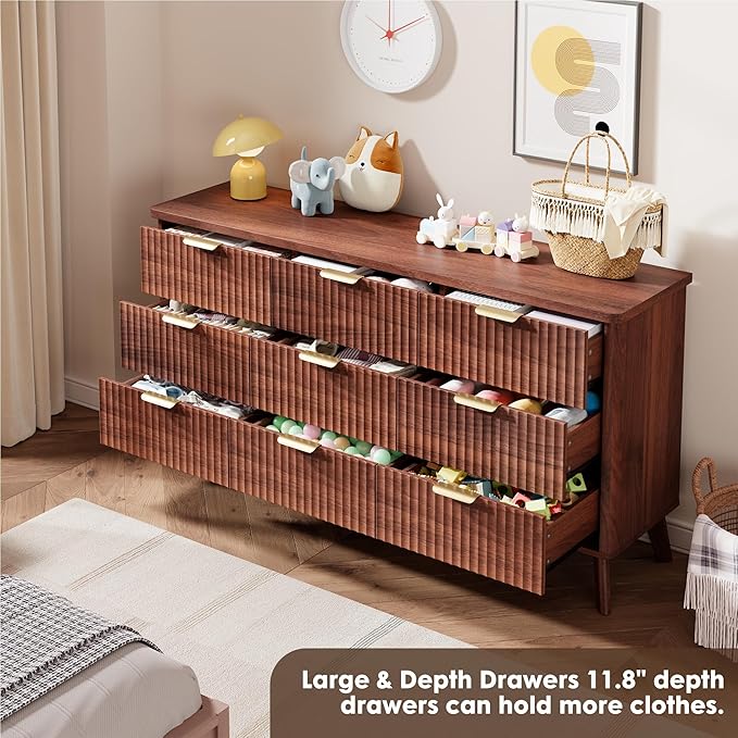 Garvee 9 Drawers Dresser for Bedroom, 60.6" Wide Dressers with Curved Profile Design, Fluted Wood Drawers with Gold Handle, Modern Chest of Dressers with Thickened Design for Living Room, Walnut