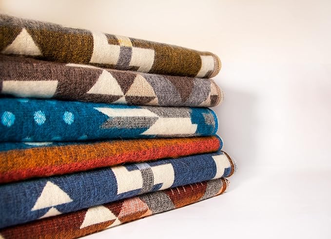 Alpaca Wool Blanket | King Size Throw Blanket | 90 x 75 inches | Soft, Hypoallergenic and Breathable | Lightweight Warm Blanket | Bed, Couch, Outdoor or Picnic (Light Gray)