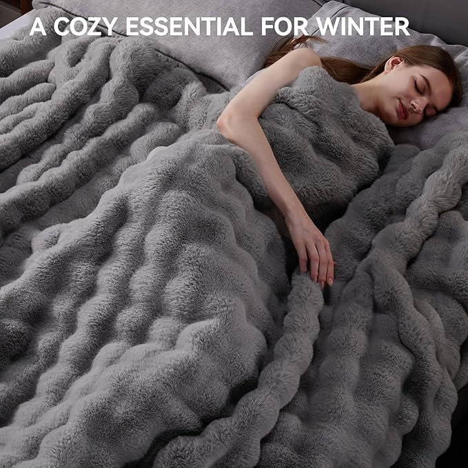 Faux Fur Throw Blanket, 1000GSM Fluffy Soft Bubble Blanket for Couch Bed, Cozy Plush Warm and Thick Blanket, Fuzzy Rabbit Throw for Living Room Bedroom 80''*90'' Light Grey