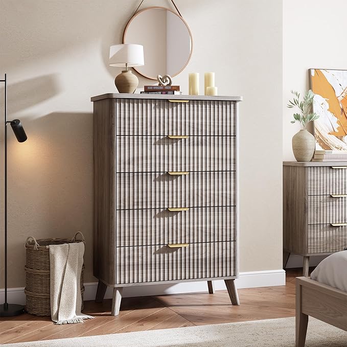 Garvee 5 Drawers Dresser for Bedroom, 47.2" Tall Dressers with Curved Profile Design, Fluted Wood Drawers with Gold Handle, Modern Chest of Dressers with Thickened Design for Living Room, Grey