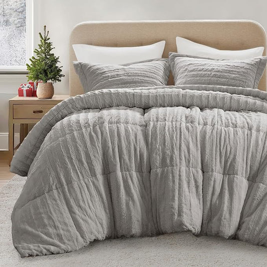 Madison Park Duke Luxe Faux Fur Reversible Comforter Set, Soft Plush Reverse, Modern Down Alternative Filling Cozy Bedding, Box Quilted Warm Cover, Matching Shams, Full/Queen, Grey 3 Piece