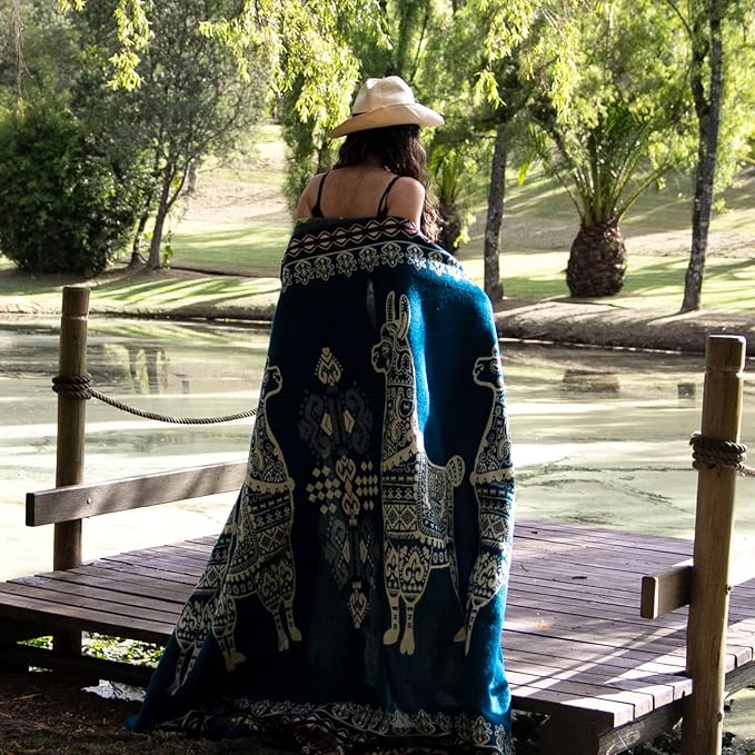 Tommy Lion - Alpaca Wool Blanket 80x90 in, Hypoallergenic, Soft, Lightweight, Handwoven. Queen Size. Made in Ecuador. 100% natural.