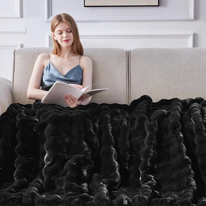 Faux Fur Throw Blanket, 1000GSM Fluffy Soft Bubble Blanket for Couch Bed, Cozy Plush Warm and Thick Blanket, Fuzzy Rabbit Throw for Living Room Bedroom 80''*90'' Black