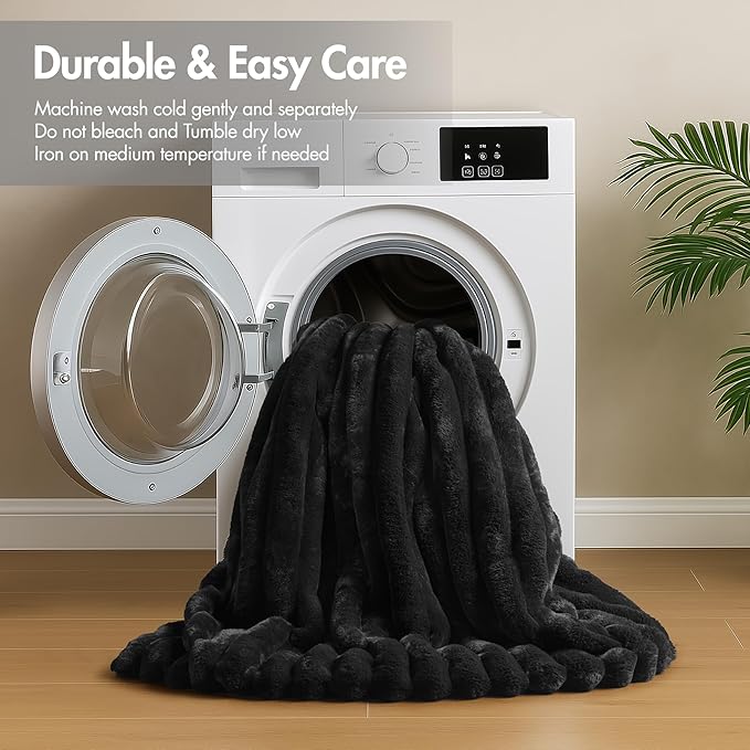 Madison Park Jasmine King Comforter Set, Luxurious Reversible Faux Fur Plush Ribbed Velvet Bedding, Fuzzy Thick Warm Winter Comforter, Super Soft Fluffy 3-Piece Set Black