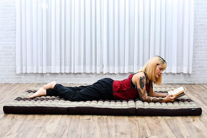 Leewadee Trifold Mattress XL – Comfortable Thai Massage Pad, Foldable Relaxation Floor Mattress Filled with Eco-Friendly Kapok, Perfect to Use as a Sleeping Mat 79 x 39 inches, Brown