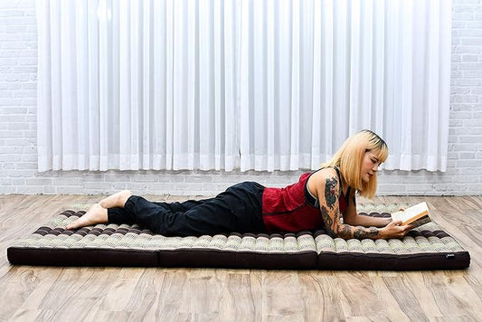 Leewadee Trifold Mattress XL – Comfortable Thai Massage Pad, Foldable Relaxation Floor Mattress Filled with Eco-Friendly Kapok, Perfect to Use as a Sleeping Mat 79 x 39 inches, Brown