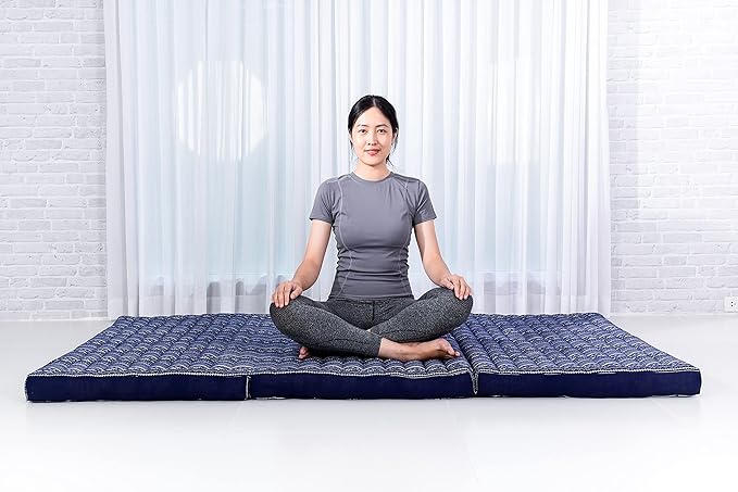 Leewadee Trifold Mattress XL – Comfortable Thai Massage Pad, Foldable Relaxation Floor Mattress Filled with Kapok, Perfect to Use as a Sleeping Mat 79 x 39 inches, Blue White