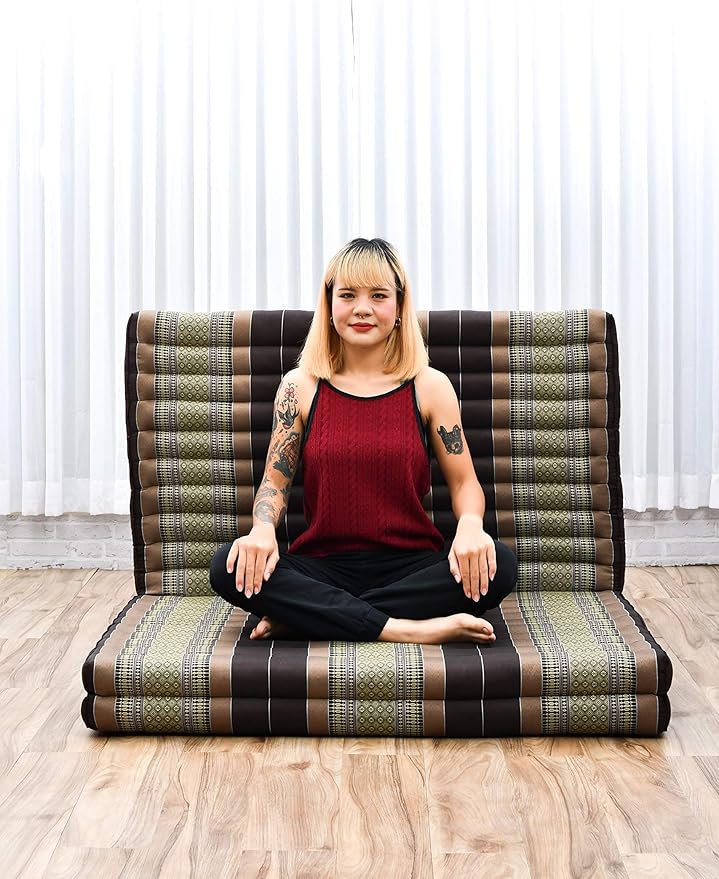 Leewadee Trifold Mattress XL – Comfortable Thai Massage Pad, Foldable Relaxation Floor Mattress Filled with Eco-Friendly Kapok, Perfect to Use as a Sleeping Mat 79 x 39 inches, Brown