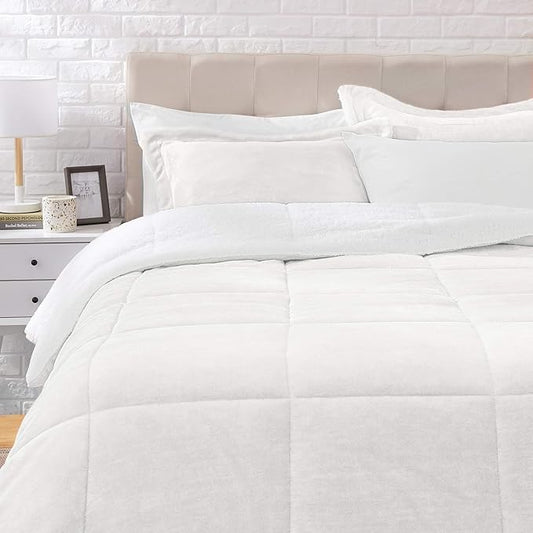 Amazon Basics 3-Piece Down Alternative Bedding Set, Micromink Sherpa Comforter, Ultra-Soft, Machine Washable, Reversible Fleece, King, Cream