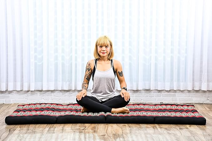 Leewadee Trifold Mattress Standard – Comfortable Thai Massage Pad, Foldable Floor Mattress Filled with Kapok, Perfect to Use as a Sleeping Mat 79 x 28 inches, Black Red