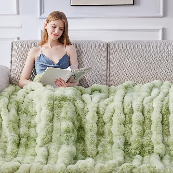 Faux Fur Throw Blanket, 1000GSM Fluffy Soft Bubble Blanket for Couch Bed, Cozy Plush Warm and Thick Blanket, Fuzzy Rabbit Throw for Living Room Bedroom 60''*80'' Green
