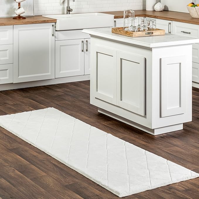 nuLOOM SuperiorWash Amy White, 2'6" x 10', Fluffy Shag, Soft and Fluffy, High Traffic, Stain Resistant, Durable, Machine Washable Runner for Bedroom, Living Room, Dining Space, Den, Foyer, Entryway