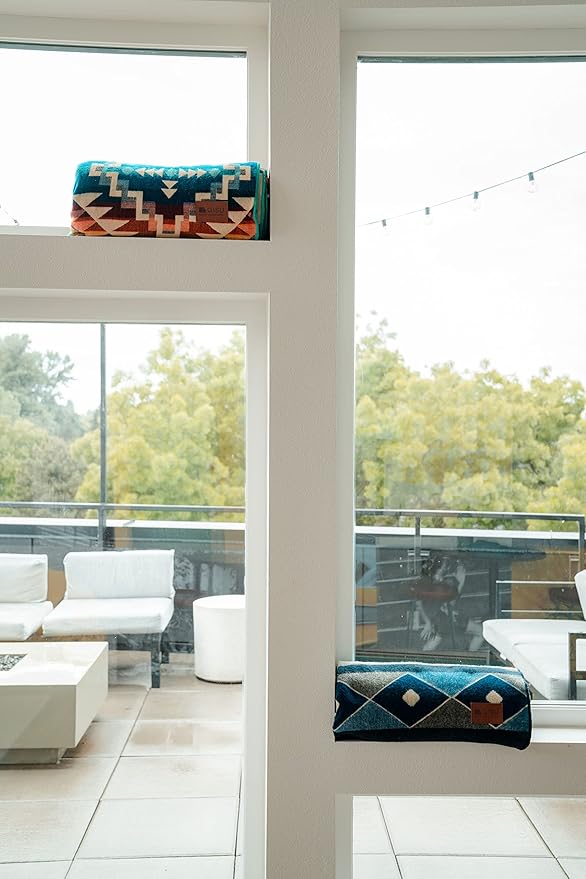 QISU Wool Blanket Throw | Large, Beautiful, Warm, Handmade in Ecuador by Local Artisans |94″ x 78″|Ultra-Soft, Hypoallergenic & Breathable | Non-Itchy or Scratchy Fabric (Jacamars Green)