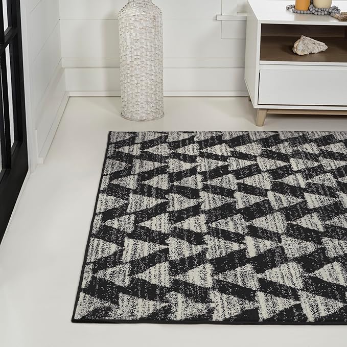 JONATHAN Y Aisha Moroccan Triangle Geometric Black/Cream Indoor Area Rug, 5x8, Contemporary, Modern, Easy-Cleaning for Living Room, Bedroom, Kitchen, Pet Friendly, Non-Shedding (MOH206C-5)