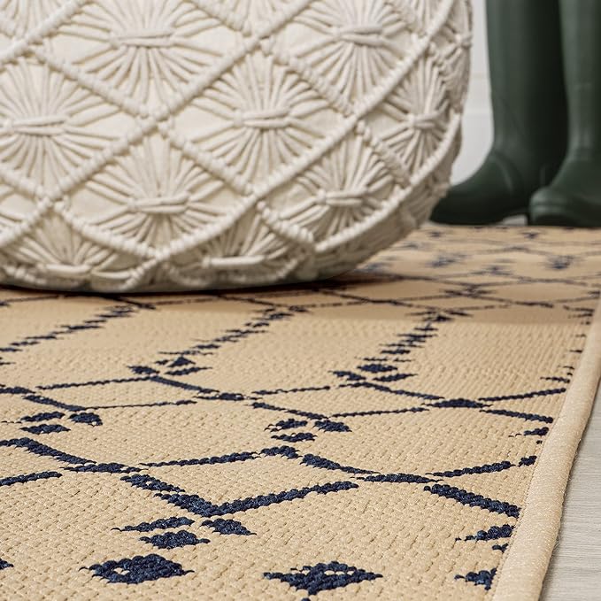 JONATHAN Y Moroccan Geometric Indoor Outdoor Round Area Rug 6 Ft Beige/Navy, Ourika Textured Weave for Backyard, Patio, Porch, Easy-Cleaning, High Traffic, Pet-Friendly, Non-Shedding (SMB108H-6R)