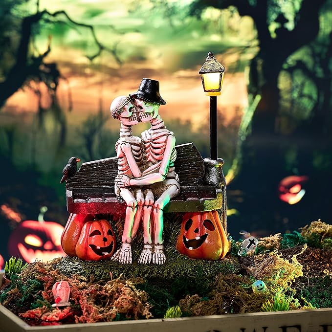 TERESA'S COLLECTIONS Halloween Decorations, Love Never Dies, Skeleton Decor, Couple Kissing Skeletons and Solar Light, Waterproof Resin Halloween Decor, Skeleton Gifts Indoor/Outdoor
