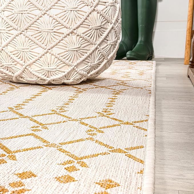 JONATHAN Y Moroccan Geometric Indoor Outdoor Runner Rug 2X8 Cream/Yellow, Ourika Textured Weave for Backyard, Patio, Porch, Easy-Cleaning, High Traffic, Pet-Friendly, Non-Shedding (SMB108J-28)