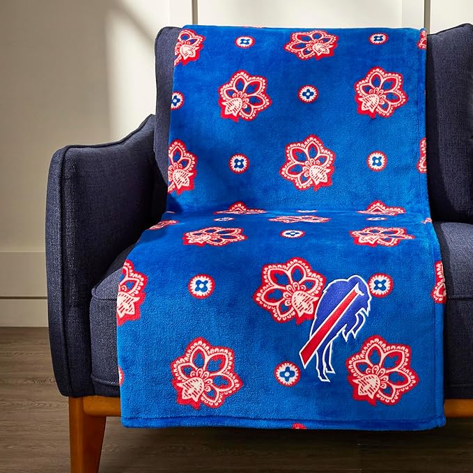 Vera Bradley Women's Fleece NFL Oversized Throw Blanket (Multiple Teams Available), Buffalobillsonroyalblue/Redbandana, One Size