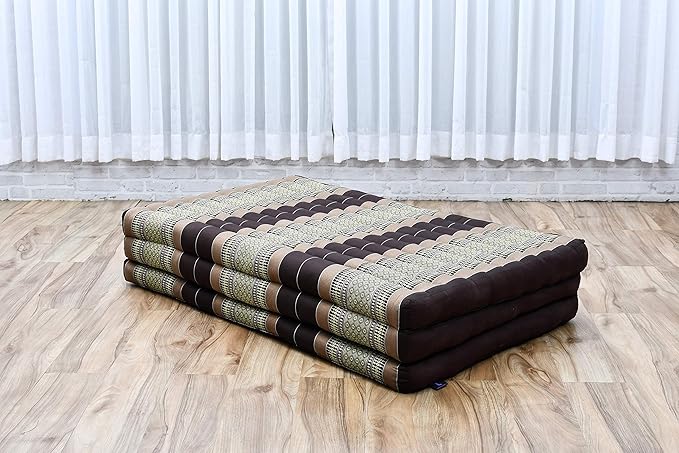 Leewadee Trifold Mattress XL – Comfortable Thai Massage Pad, Foldable Relaxation Floor Mattress Filled with Eco-Friendly Kapok, Perfect to Use as a Sleeping Mat 79 x 39 inches, Brown