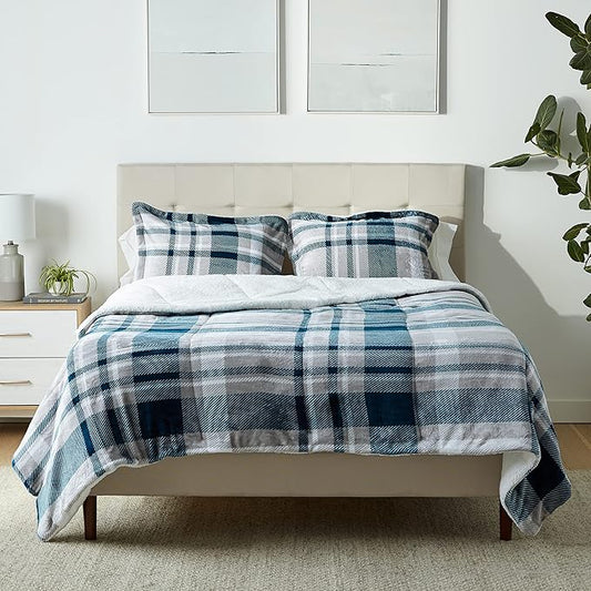 Amazon Basics 3-Piece Ultra-Soft Micromink Sherpa Bedding Set, Warm All Season Comforter, Full/Queen, Navy Plaid