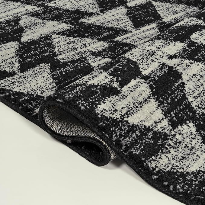 JONATHAN Y Aisha Moroccan Triangle Geometric Black/Cream Indoor Area Rug, 3x5, Contemporary, Modern, Easy-Cleaning for Living Room, Bedroom, Kitchen, Pet Friendly, Non-Shedding (MOH206C-3)