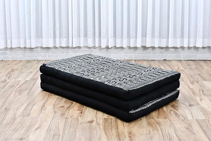 Leewadee Trifold Mattress XL – Comfortable Thai Massage Pad, Foldable Relaxation Floor Mattress Filled with Kapok, Perfect to Use as a Sleeping Mat 79 x 39 inches, Black