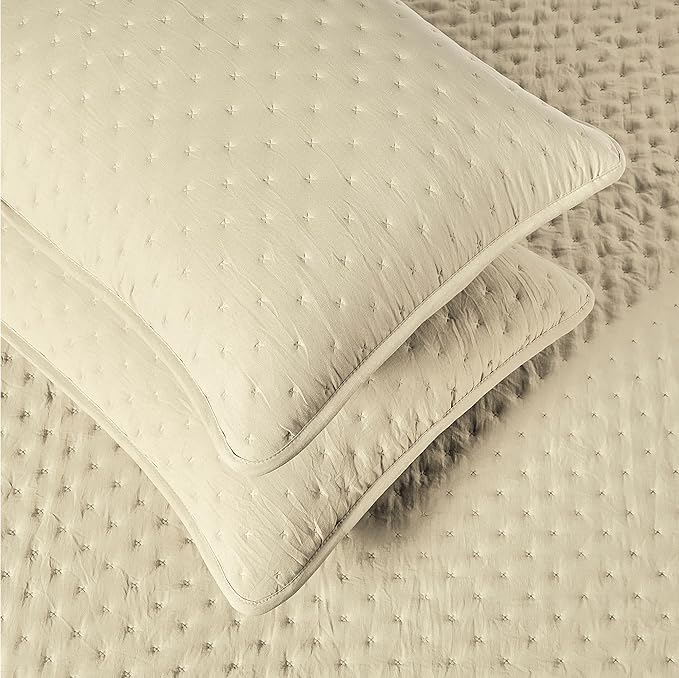Amazon Basics Brushed Microfiber Quilt Set, Extra Soft with Natural Texture, 3-Piece, Queen/Full, Beige