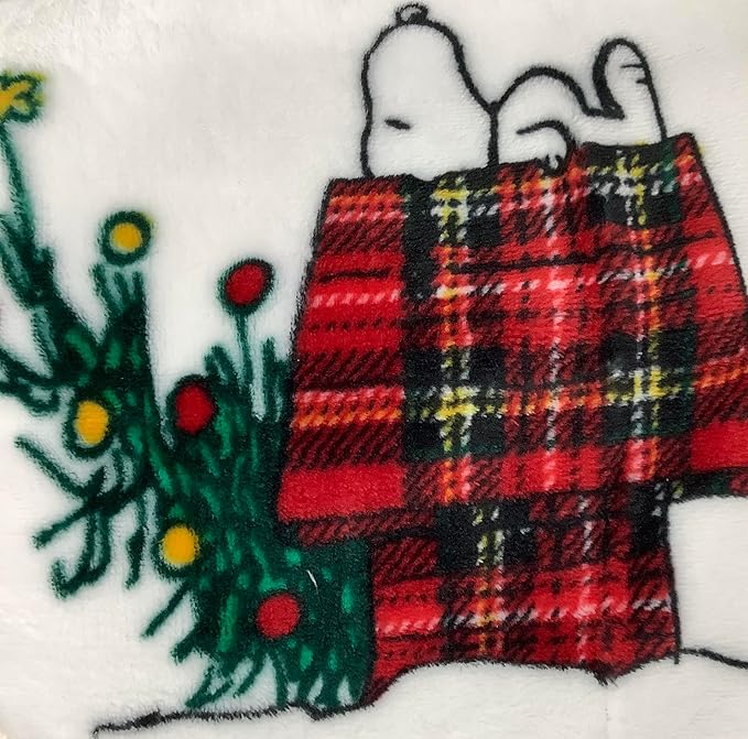 Berkshire Blanket & Home Co Peanuts Winter Blanket, Polyester (White - Red Plaid Doghouse, Twin)