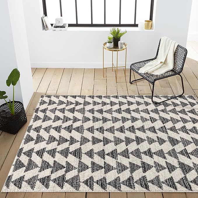 JONATHAN Y Aisha Moroccan Triangle Geometric Cream/Black Indoor Area Rug, 12x15, Contemporary, Modern, Easy-Cleaning for Living Room, Bedroom, Kitchen, Pet Friendly, Non-Shedding (MOH206A-15)