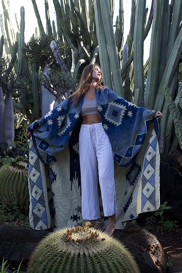 QISU Wool Blanket Throw | Large, Beautiful, Warm, Soft, Handmade in Ecuador by Local Artisans |94″ x 78″| Ultra-Soft, Hypoallergenic & Breathable | Non-Itchy or Scratchy Fabric (Blue Pyramid)