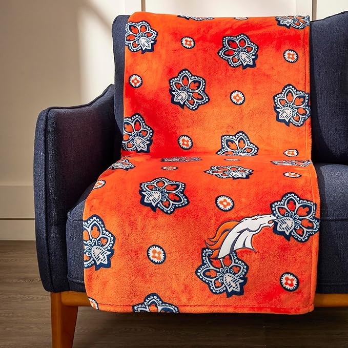 Vera Bradley Women's Fleece NFL Oversized Throw Blanket (Multiple Teams Available), Denverbroncosonorange/Navybandana, One Size