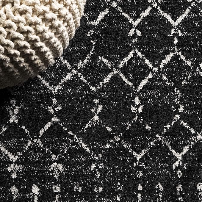 JONATHAN Y Boho Vintage Diamond Black/Ivory Round Area Rug 8 ft, Moroccan Hype for Living Room, Bedroom, Kitchen, Office, Easy-Cleaning, High Traffic, Pet-Friendly, Non-Shedding (MOH101D-8R)