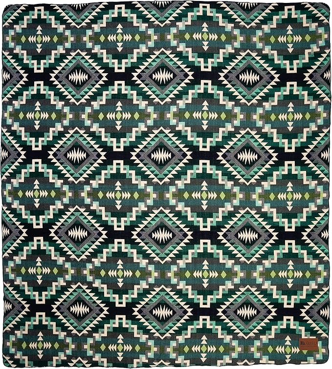QISU Wool Blanket Throw | Large, Beautiful, Warm, Handmade in Ecuador by Local Artisans |94″ x 78″| Ultra-Soft, Hypoallergenic & Breathable | Non-Itchy or Scratchy Fabric (Shamrock Star)