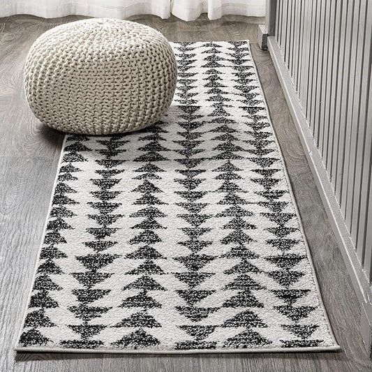 JONATHAN Y Aisha Moroccan Triangle Geometric Cream/Black Runner Rug, 2x8, Contemporary, Modern, Easy-Cleaning for Living Room, Bedroom, Kitchen, Pet Friendly, Non-Shedding (MOH206A-28)