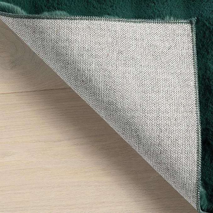 nuLOOM Jeni Hunter Green, 2'6" x 8', Solid Faux Rabbit, Fluffy and Cozy, High Traffic, Stain Resistant, Easy Clean, Durable Washable Runner for Bedroom, Living Room, Dining, Den, Foyer, Entryway